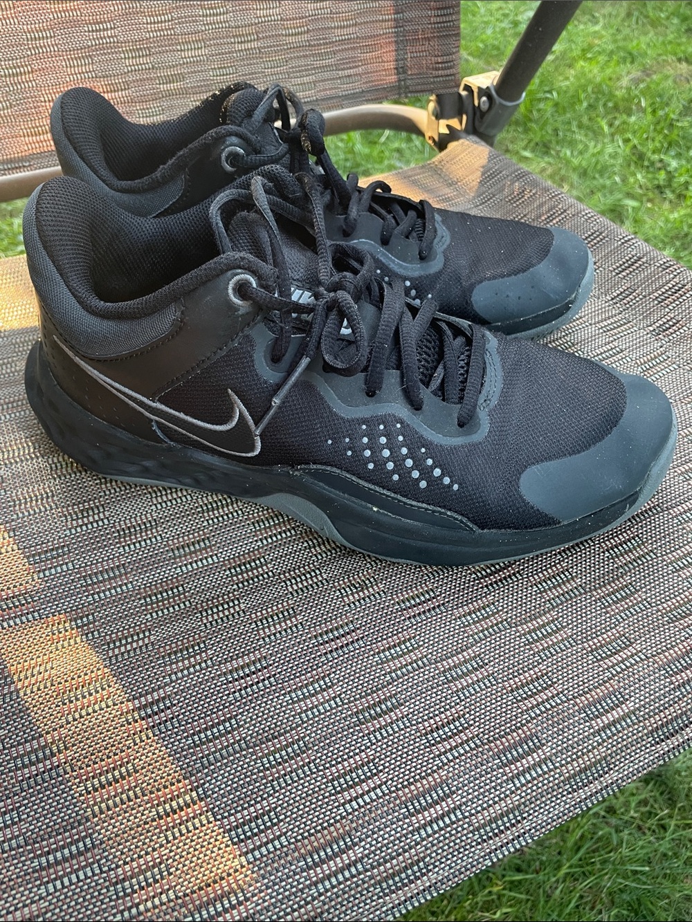 Nike Fly By mid3 Basketball Sneakers size 8
